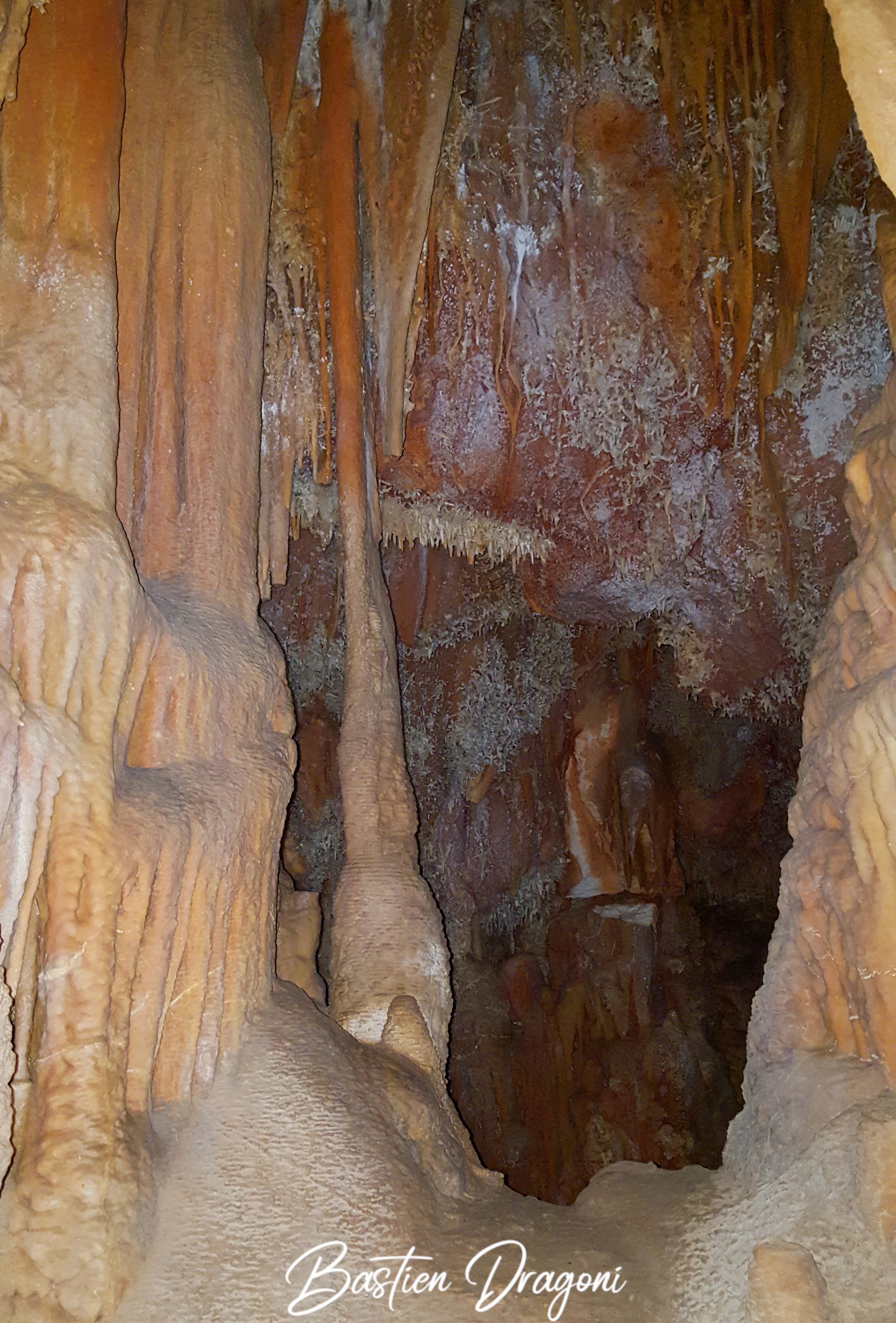 Caverne